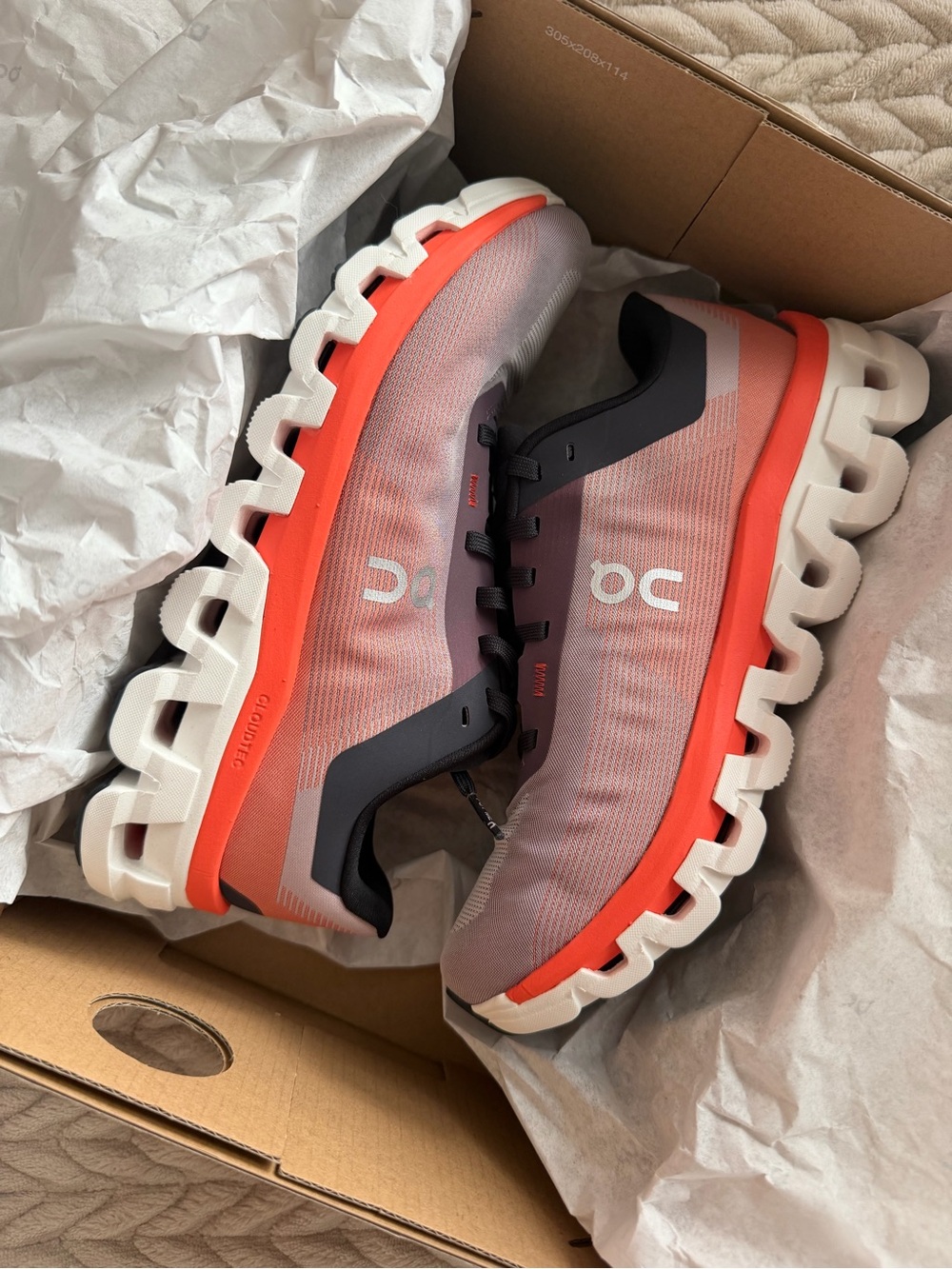 On CloudFlow 4 Running shoes